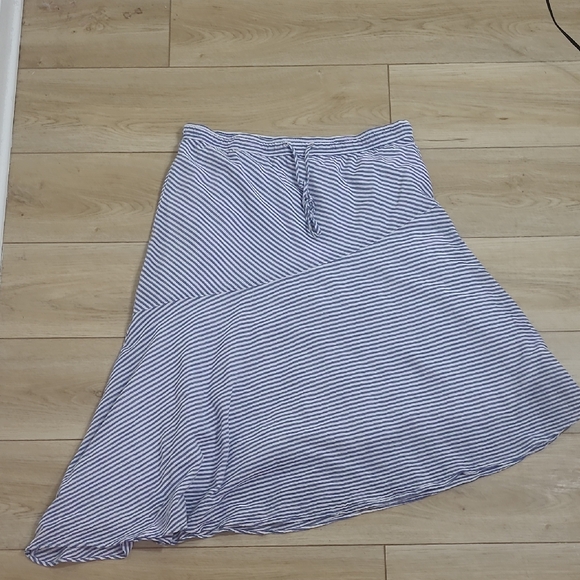 Ralph Lauren Dresses & Skirts - Ralph Lauren Asymmetrical Blue and White Skirt Size 10